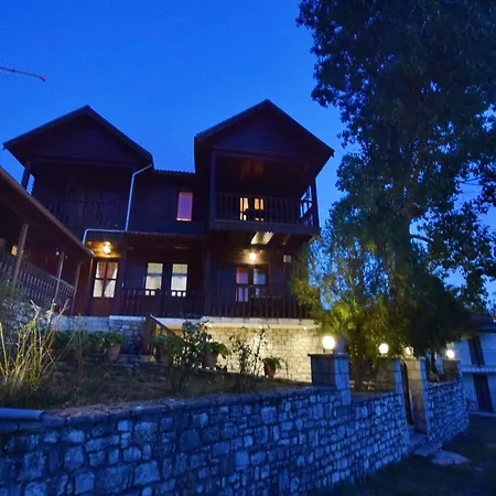 Wooden In Woods Alpehytte